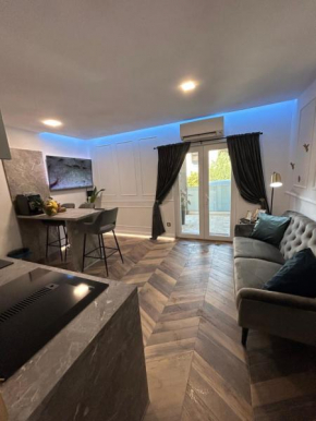 Delfa Luxe Suite